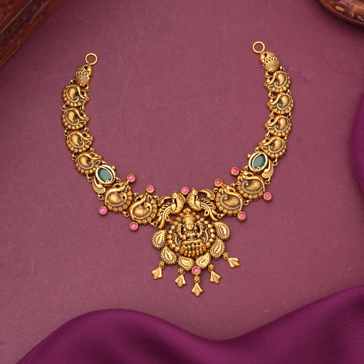 Mesmoria Antique Short Necklace