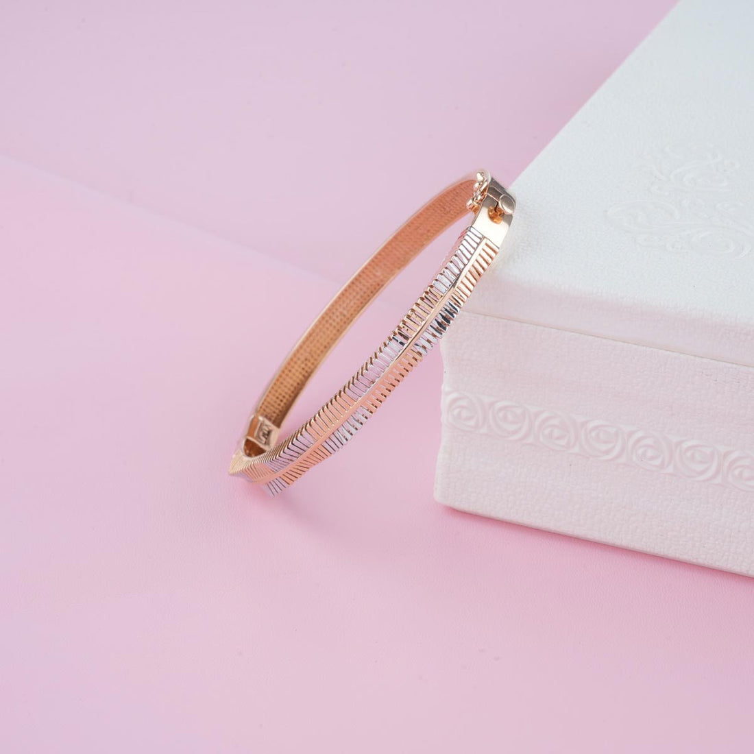 Wondrous Look Bracelet