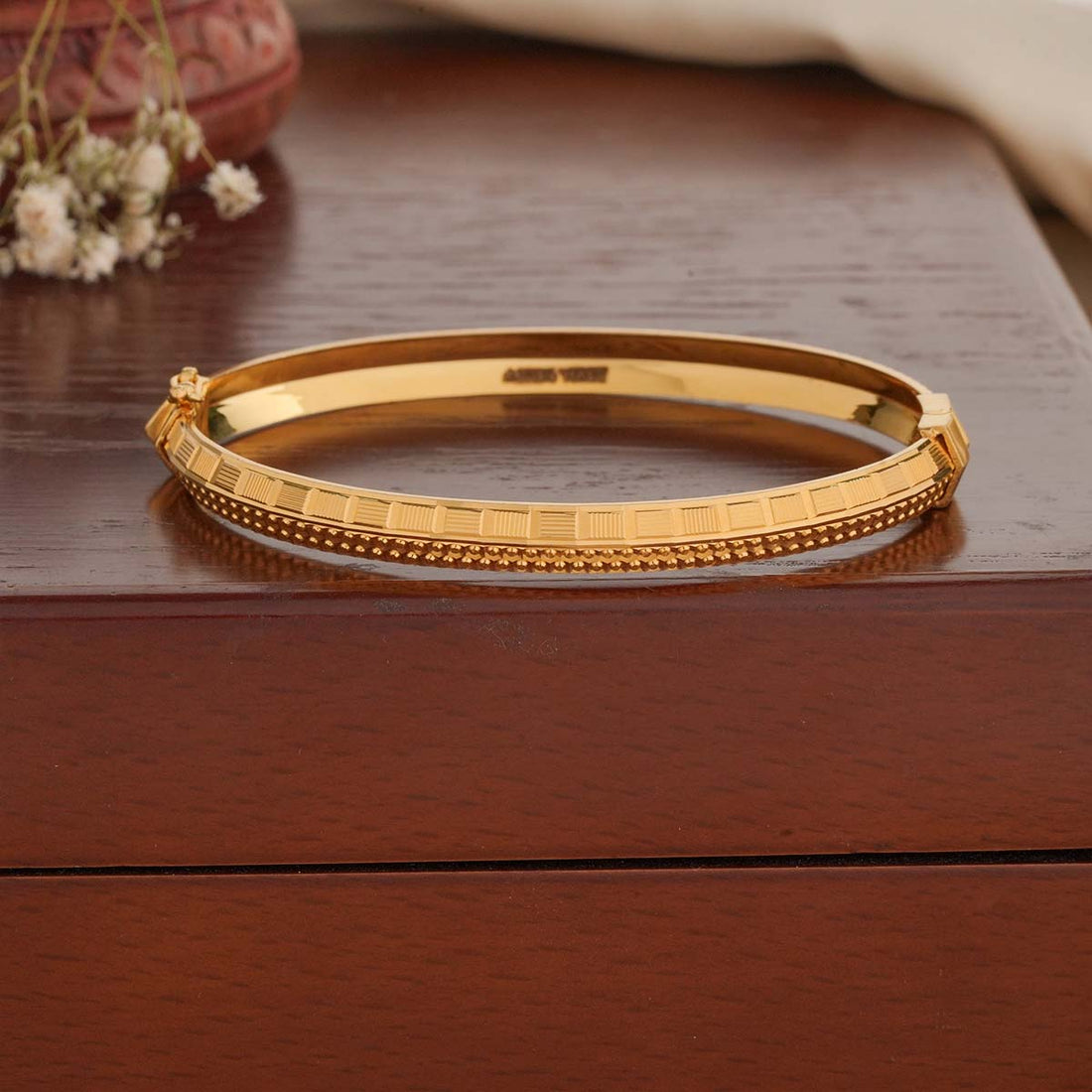 Glisten Bracelet