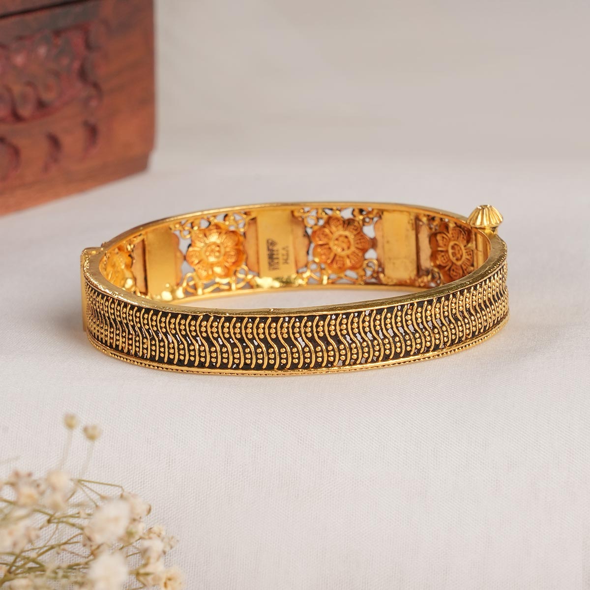 Aadhini Navarathna Bracelet
