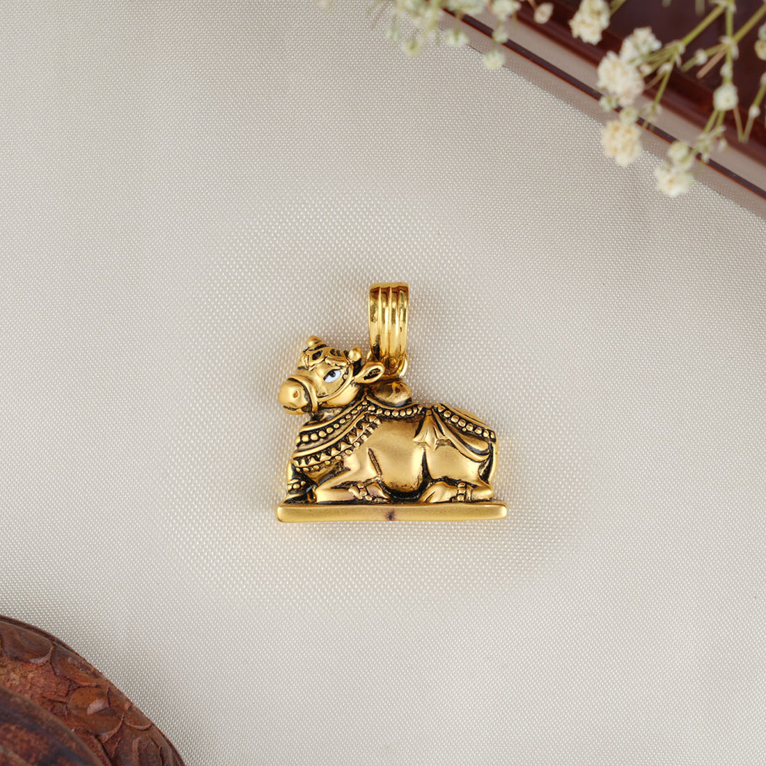 Nandhi Pendant