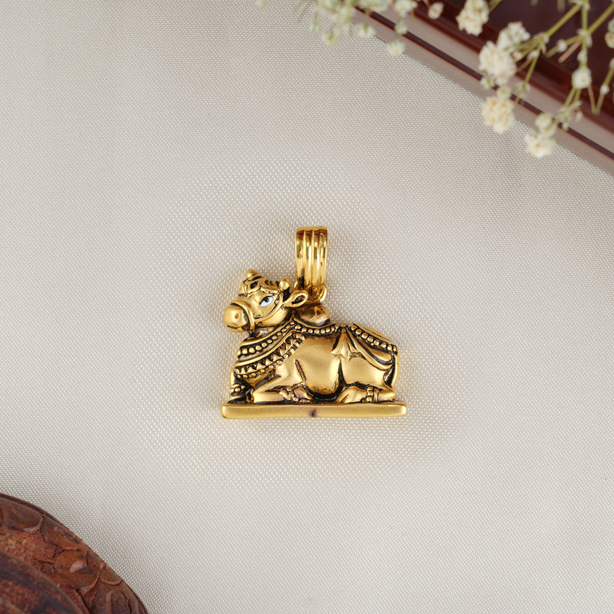 Nandhi Pendant