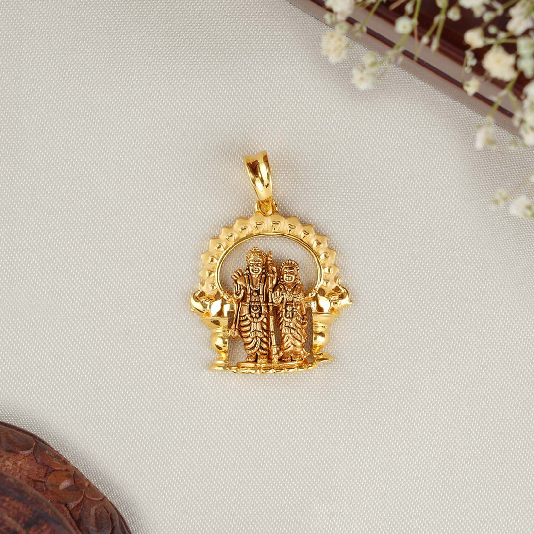 Seta Ram Pendant