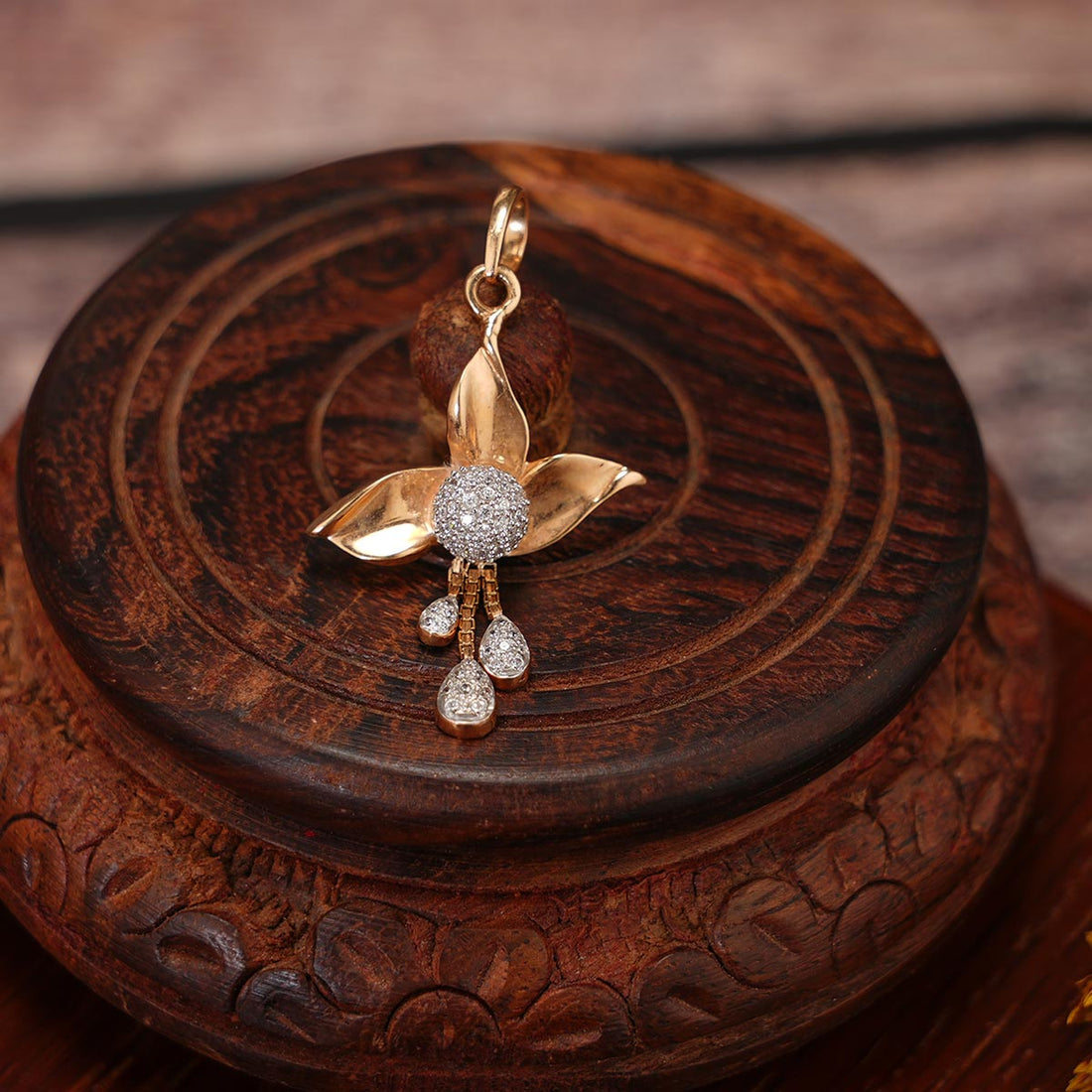 Trendy Look Pendant