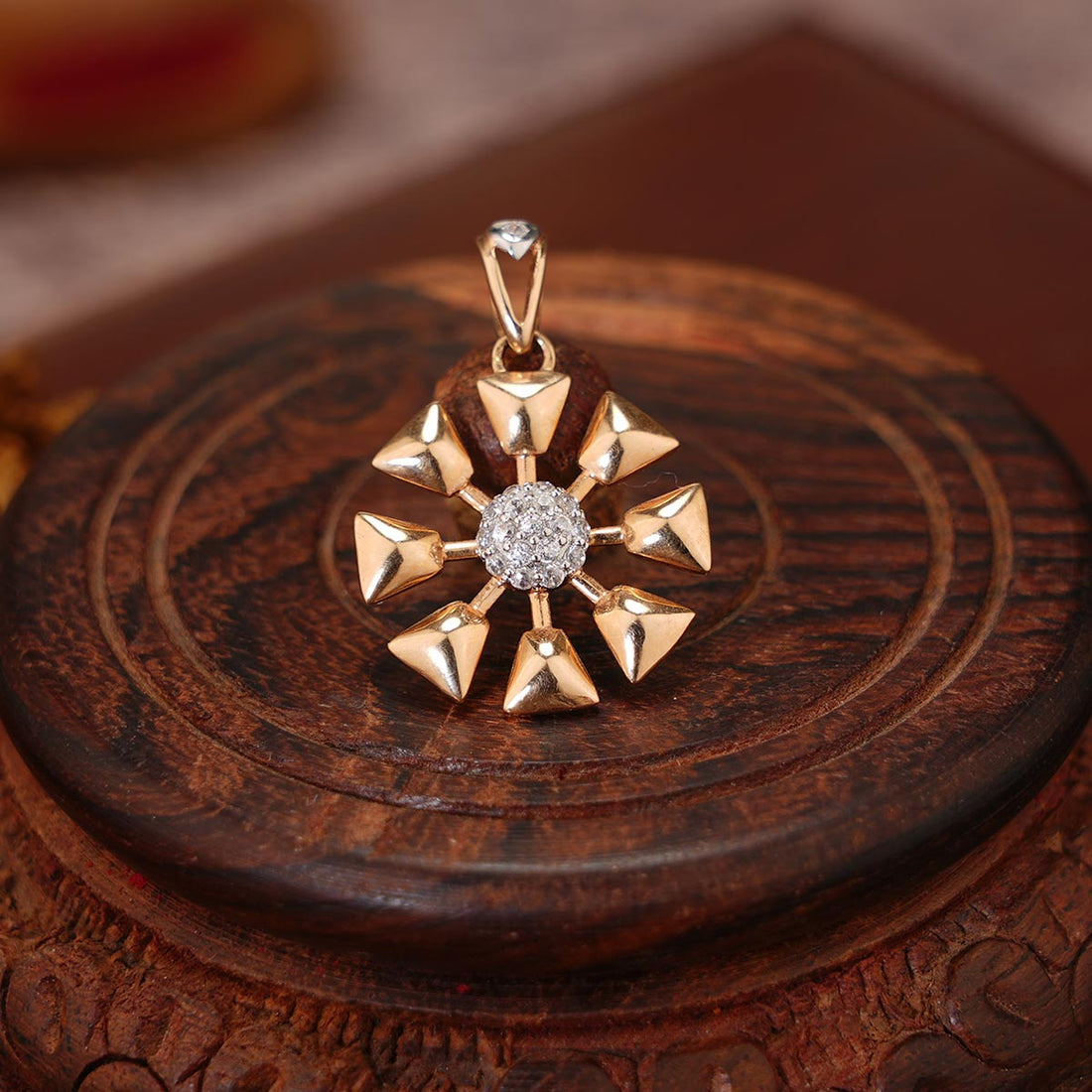 Facinate Pendant