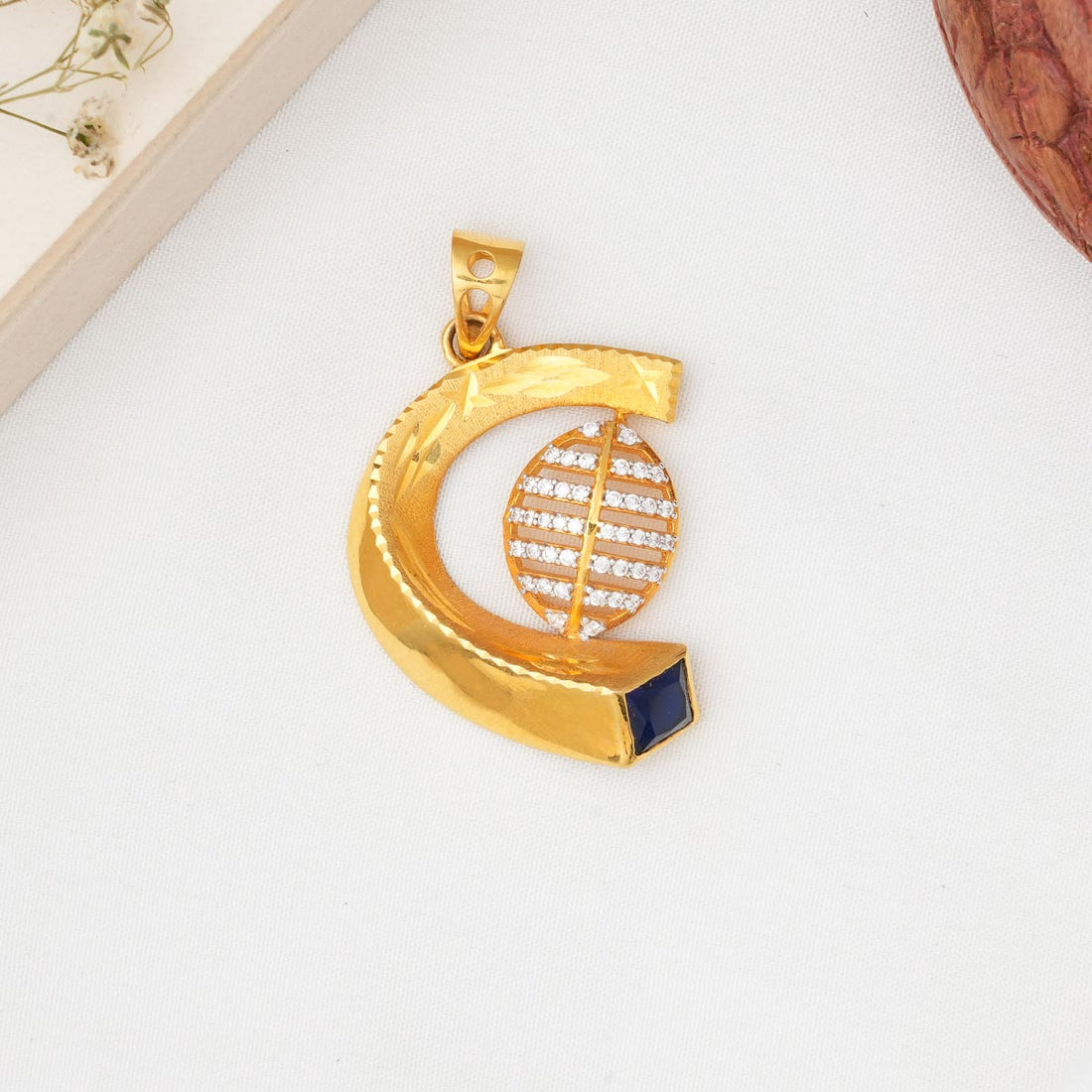 Trendy Pendant