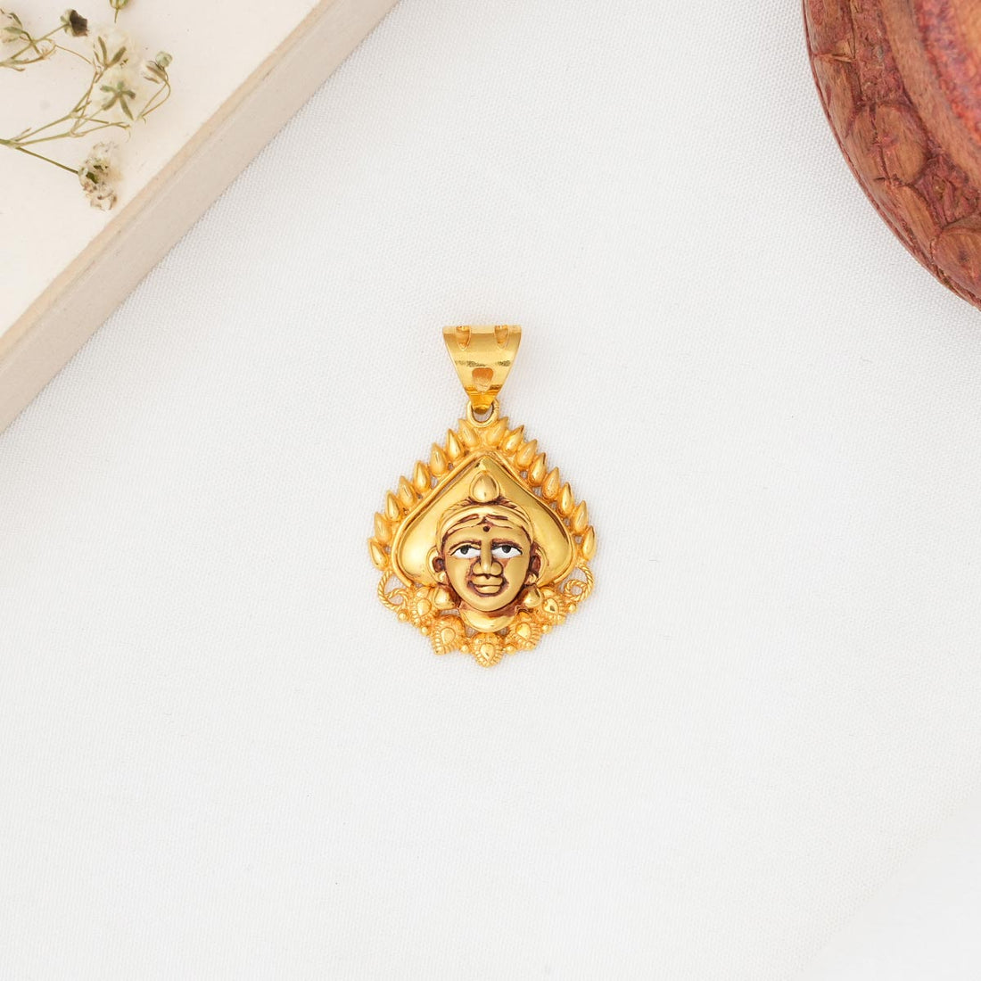 Elegant Pendant