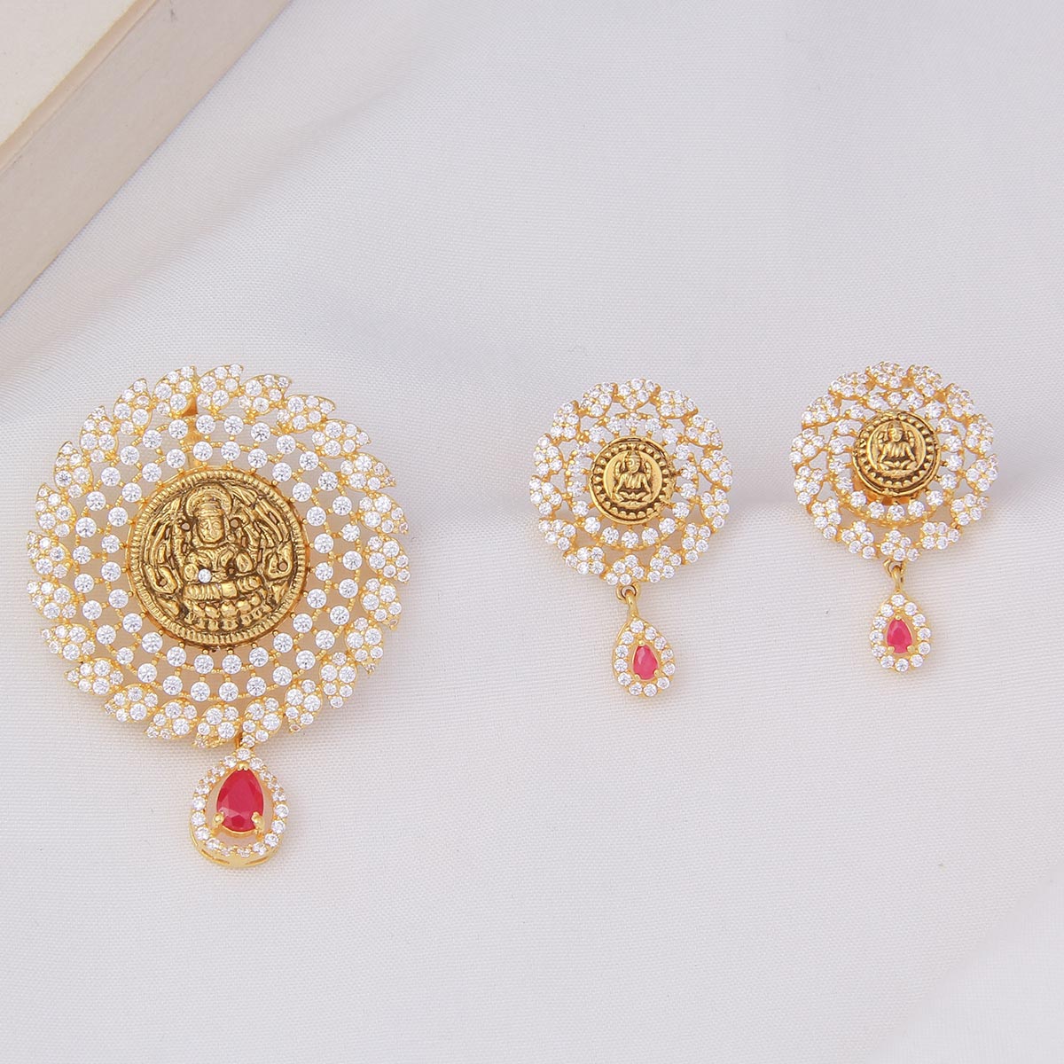 Lakshmi Pendant Set