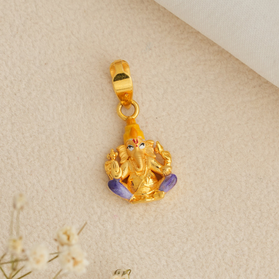 Cute Vinayagar Gold Pendant
