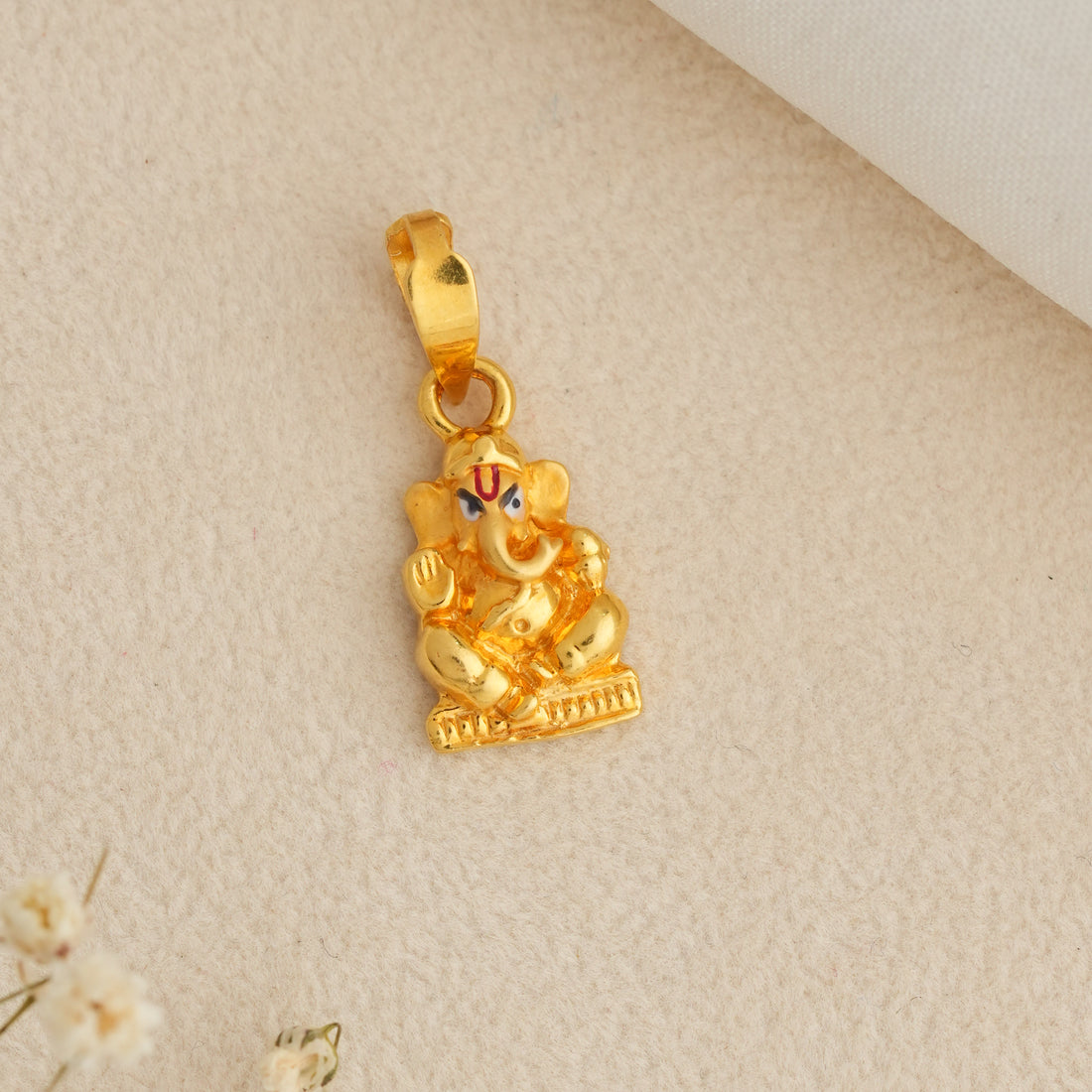 Ratna Vinayagar Gold Pendant