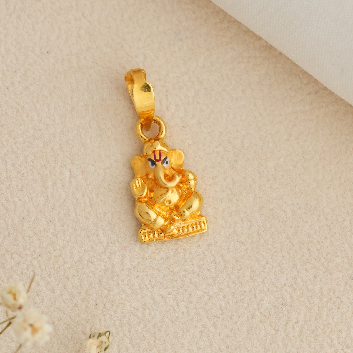 Ratna Vinayagar Gold Pendant