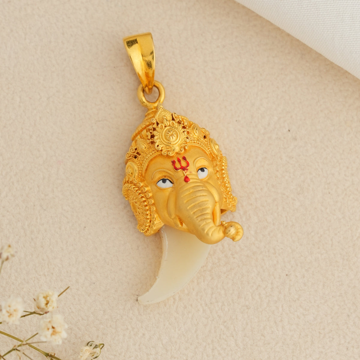Ratna Vinayagar Gold Pendant
