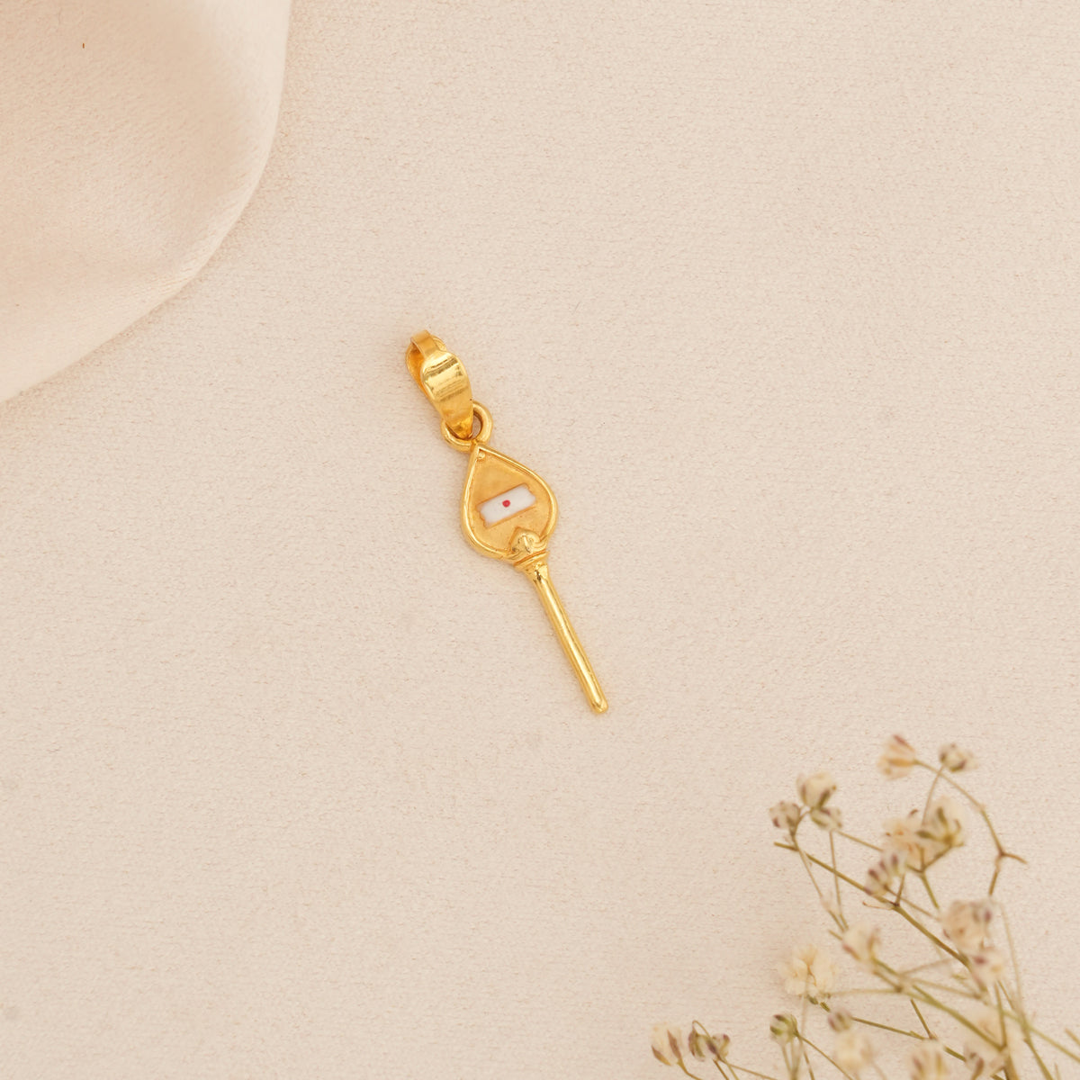 Velan Gold Pendant