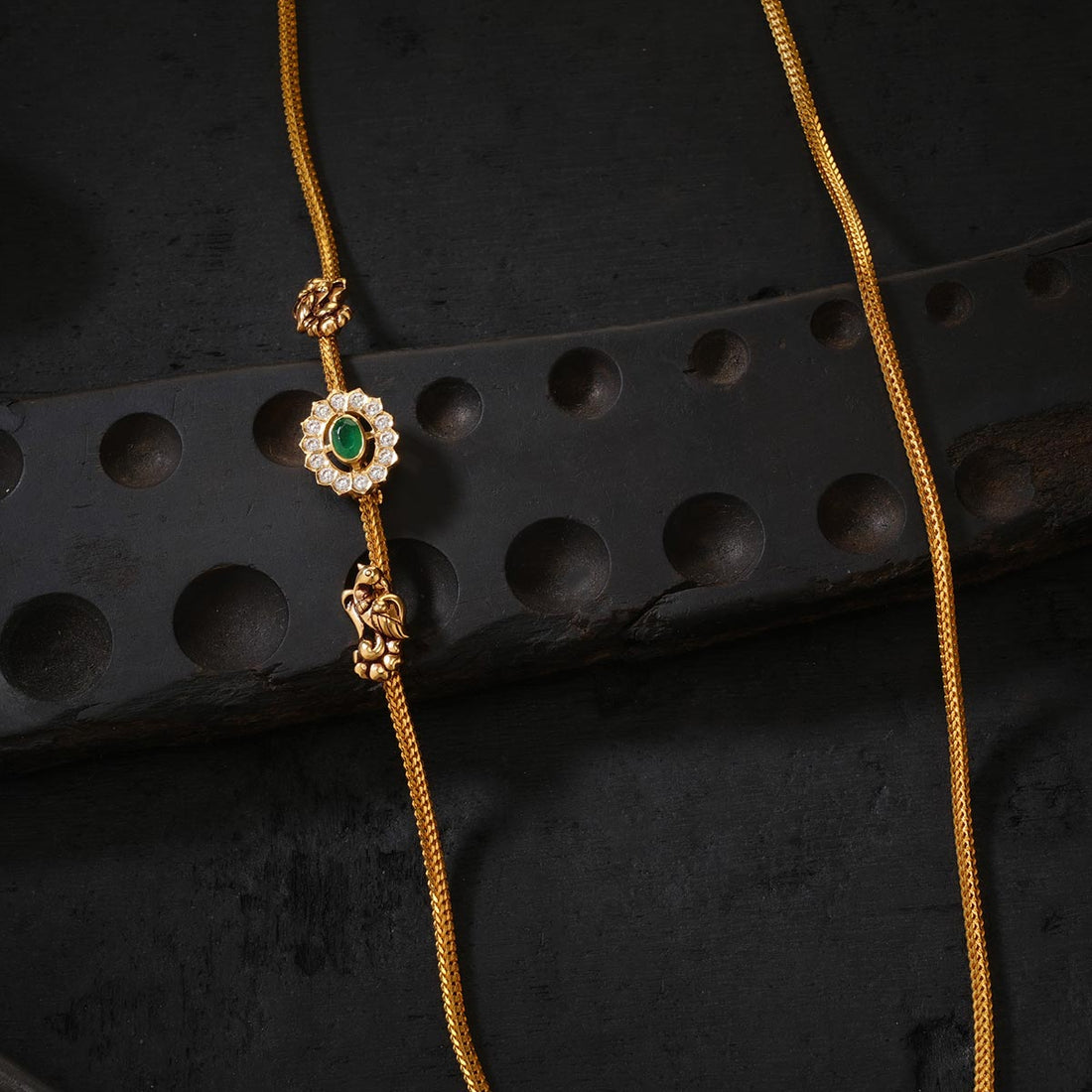 Trendy Mugappu Chain