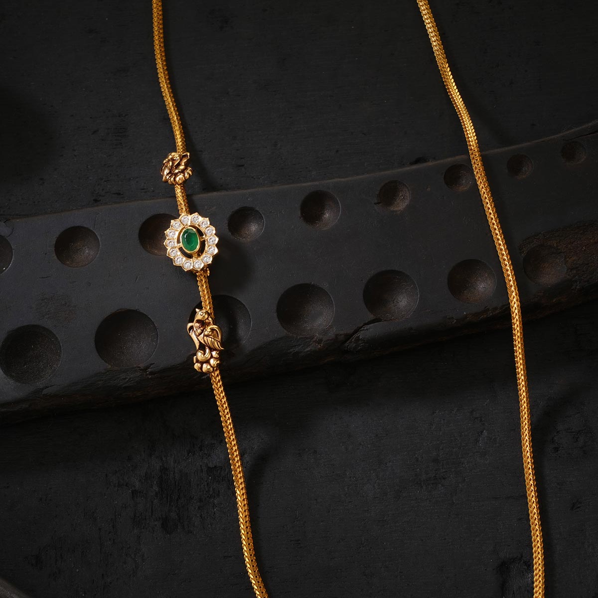Trendy Mugappu Chain
