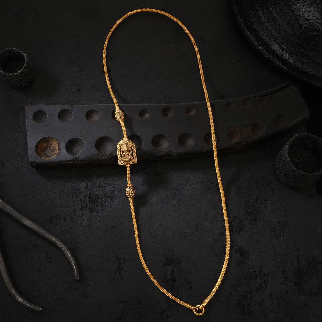 Vanisha Mugappu Chain
