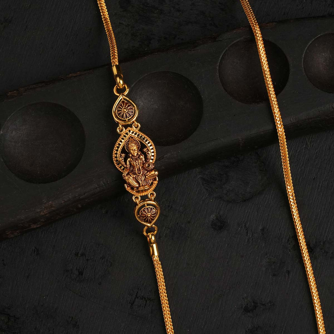 Shinning Charm Mugappu Chain