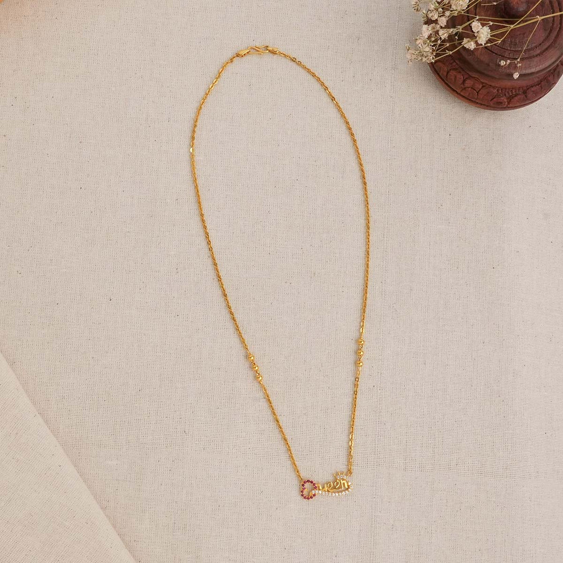Oueens Chain