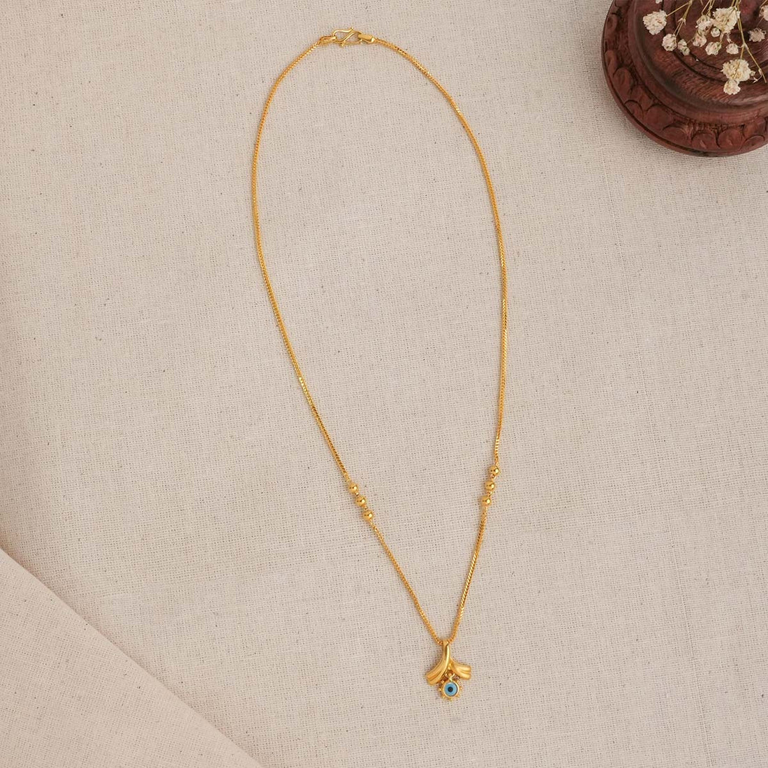 Nidhika Chain