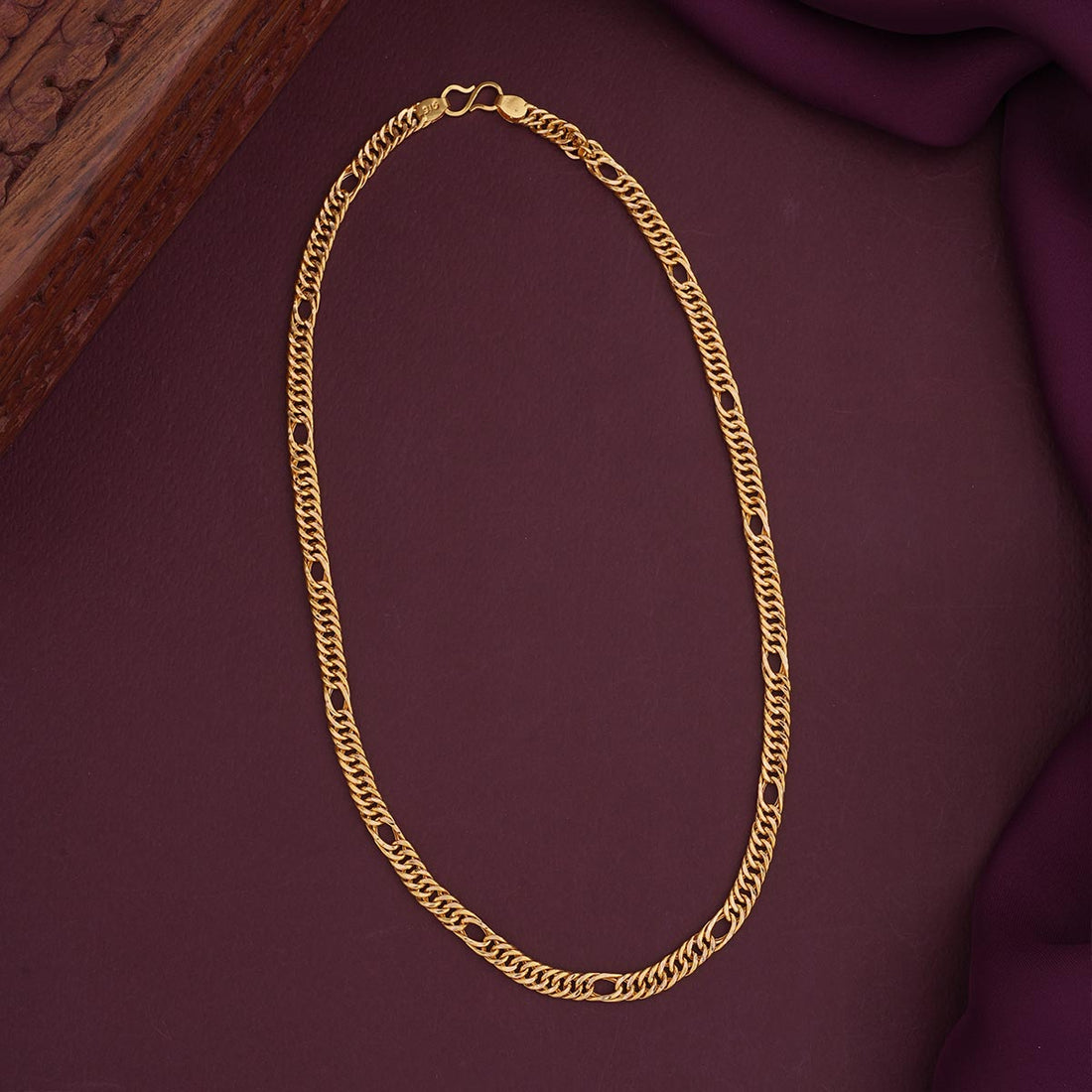 Siyanika Gold Chain