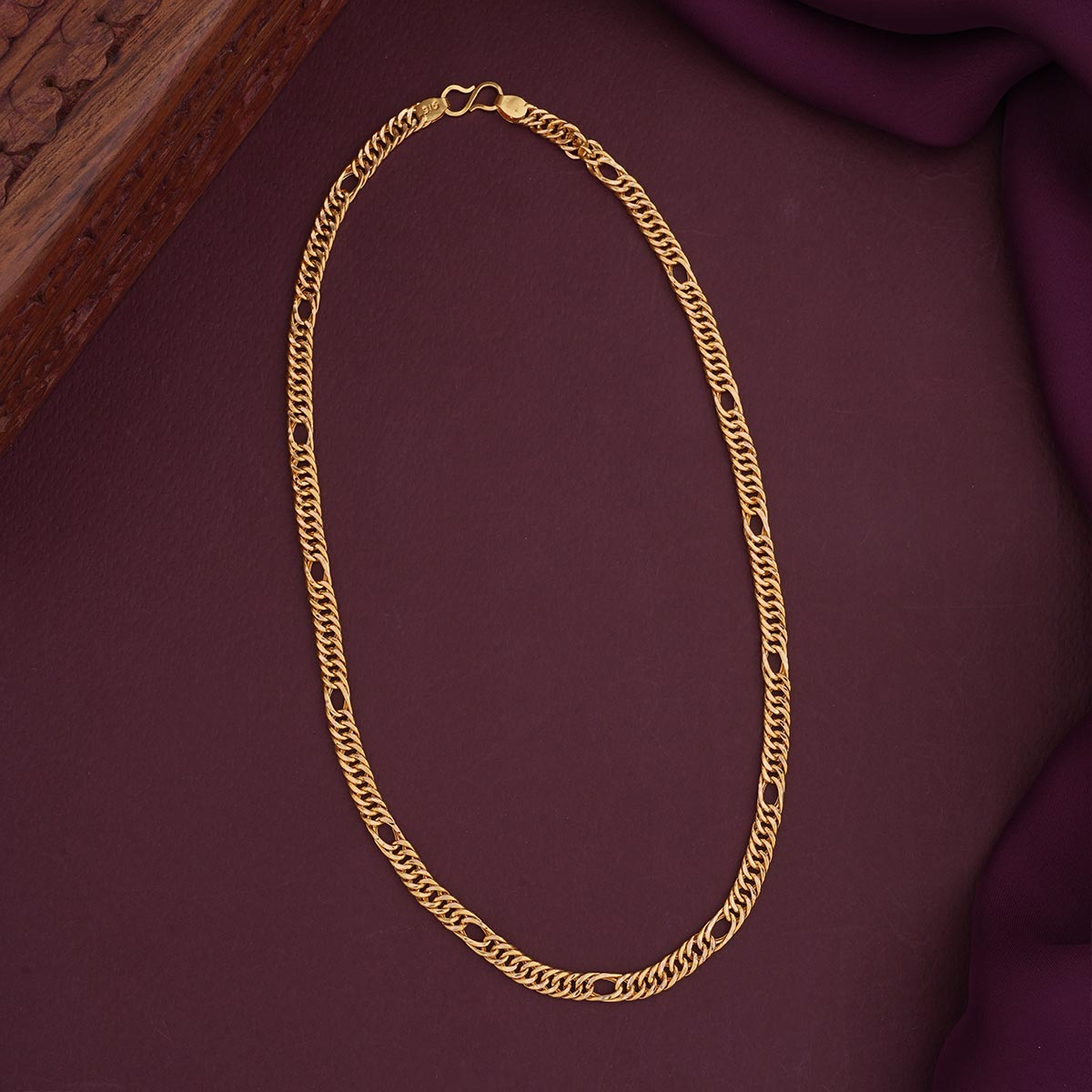 Siyanika Gold Chain
