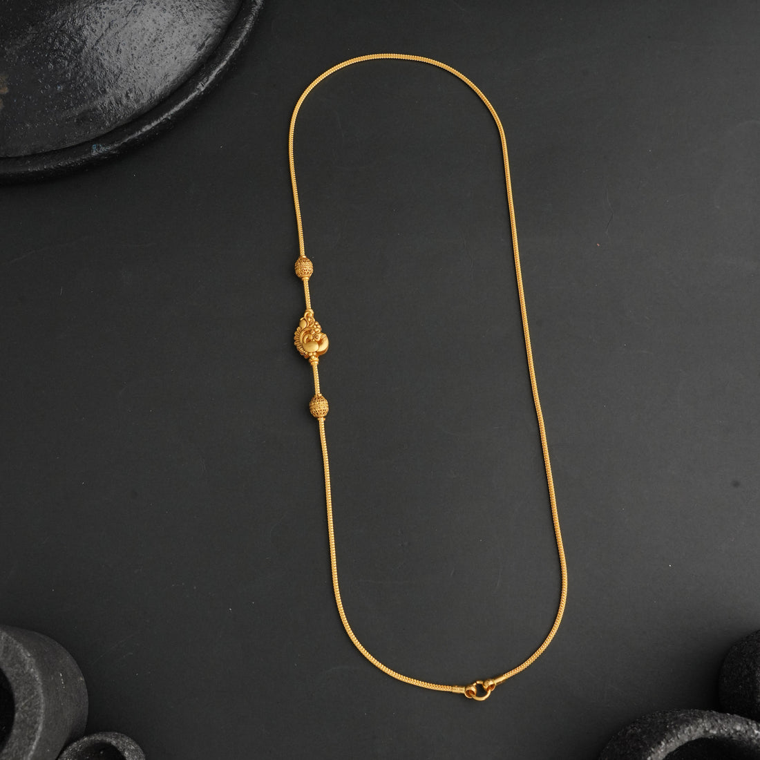 Vinithaa Mugappu Chain