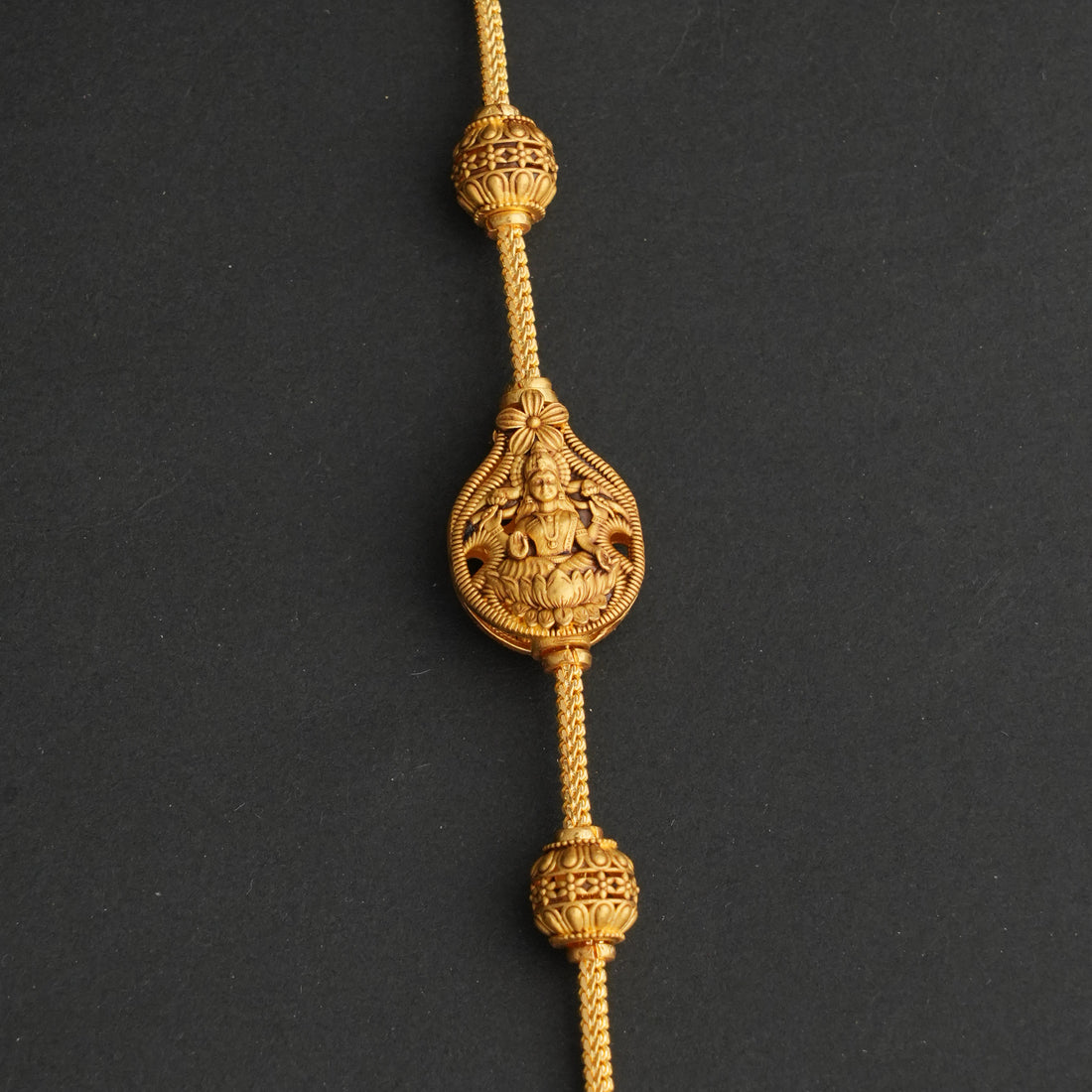 Devi Lakshmi Mugappu Chain