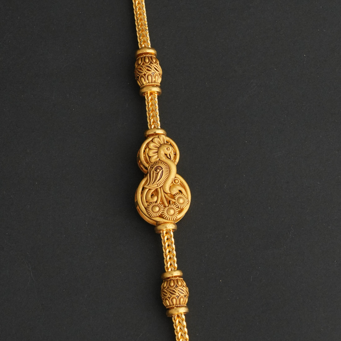 Vinthara Mugappu Chain