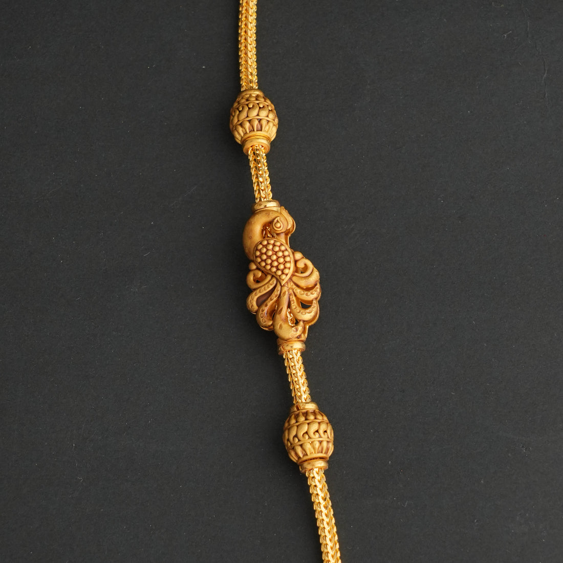 Graceful Mugappu Chain
