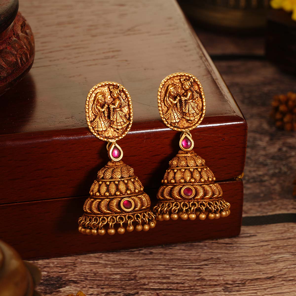 Jacinta Jhumkas