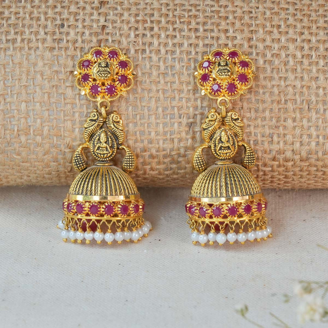 Saisha Jhumkas