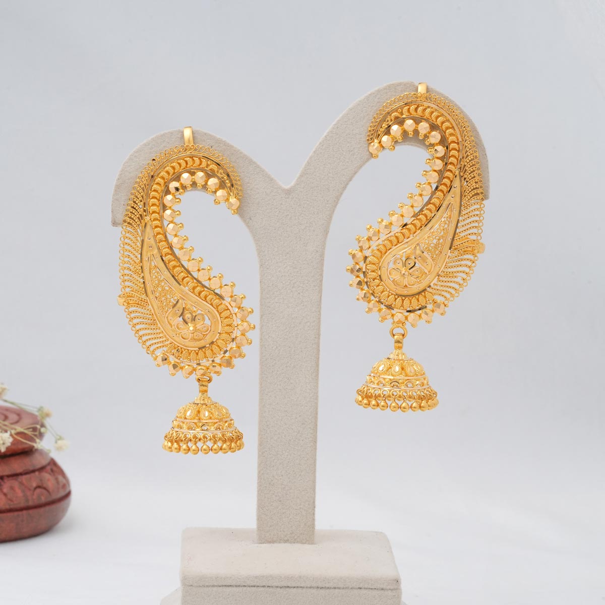Grandeur Luxe Ear Cuff