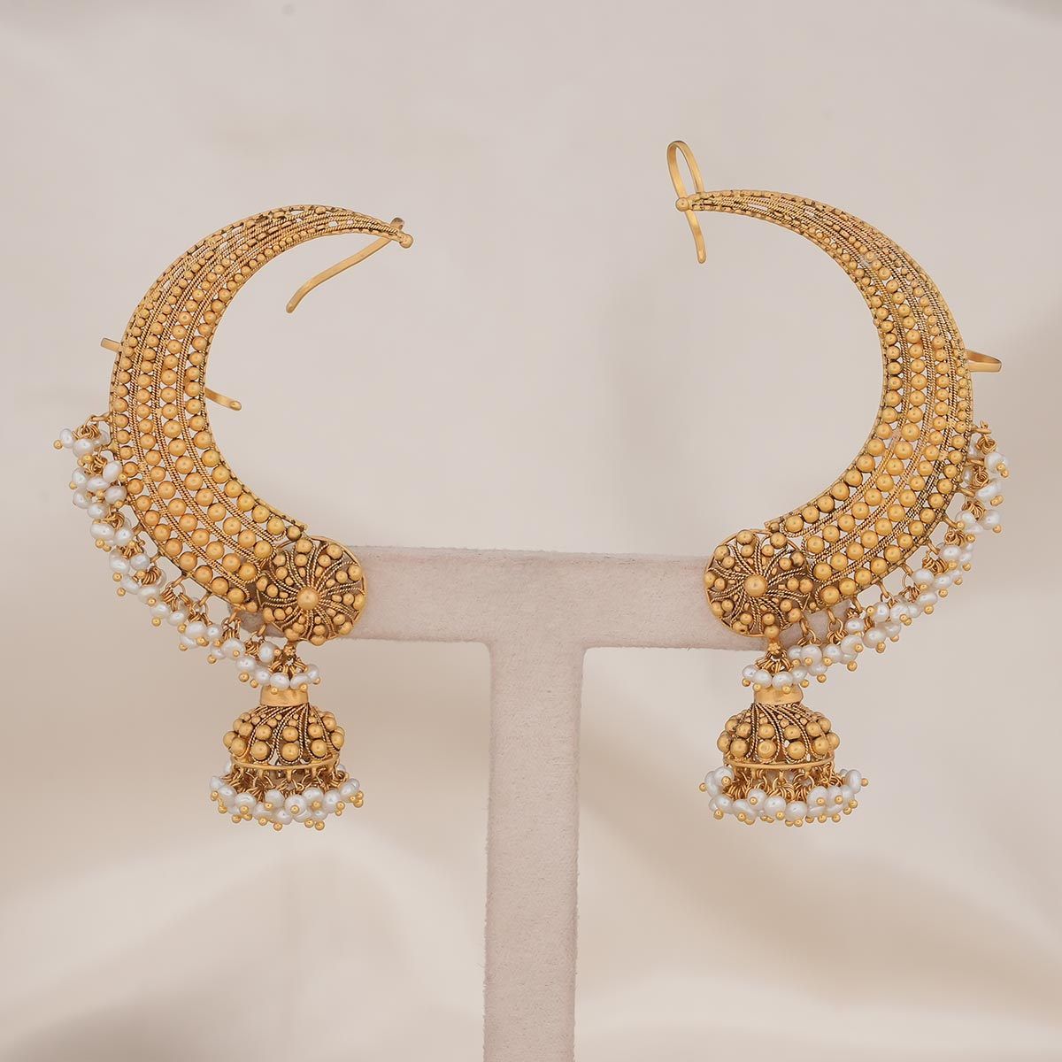Unique Jhumka With Earcuff