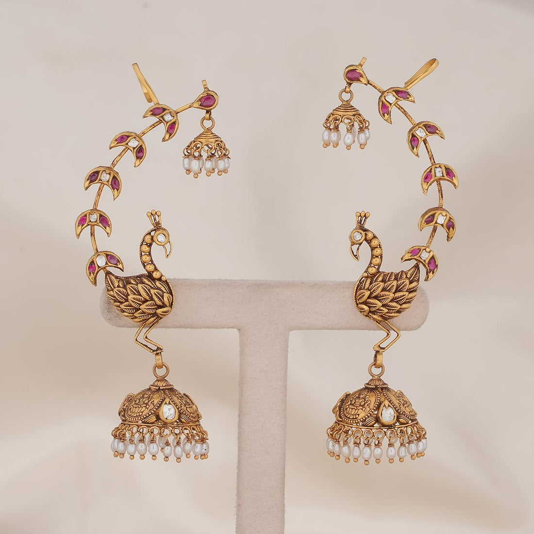 Dazzling Jhumka With Earcuff