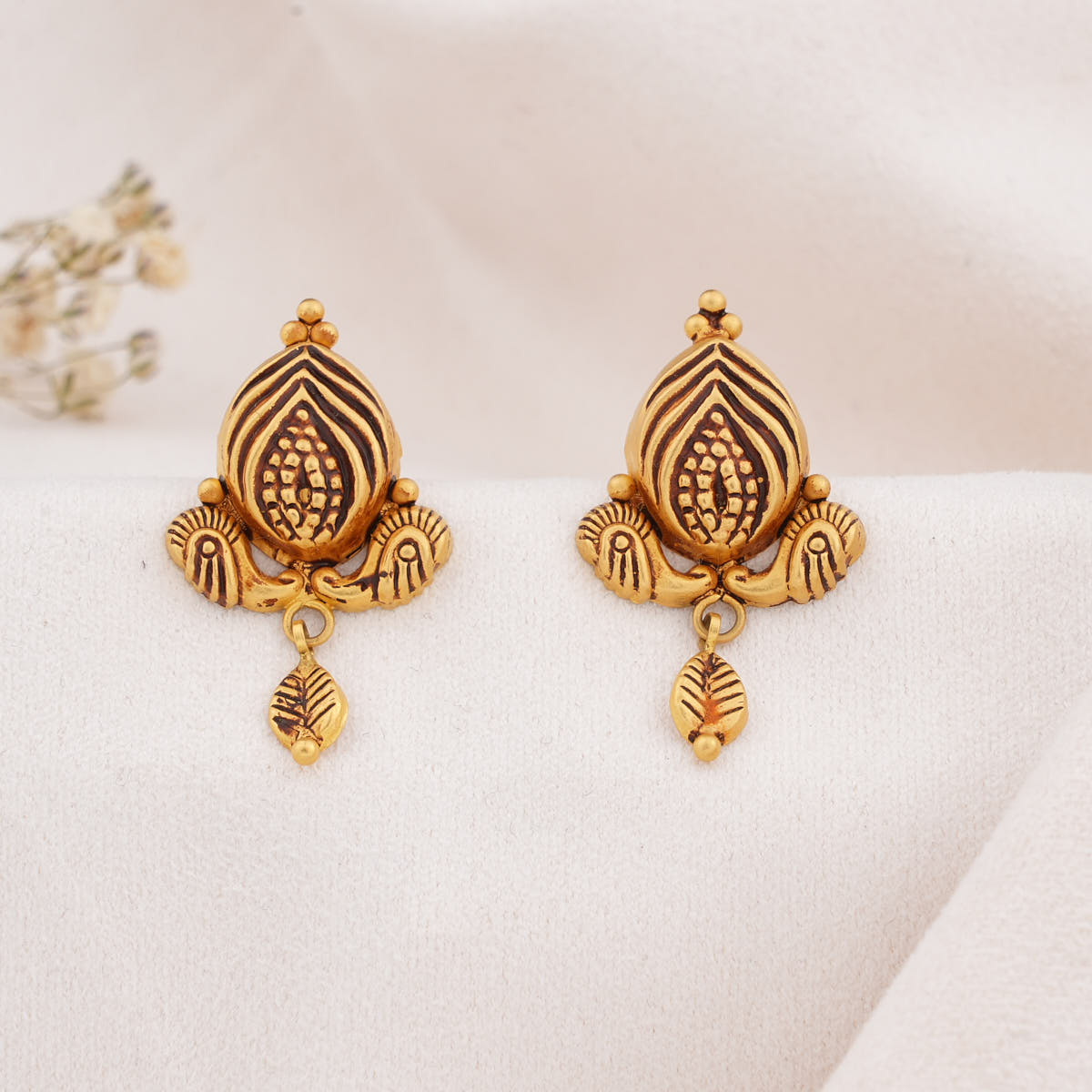 Catchy Antique Drops Earrings