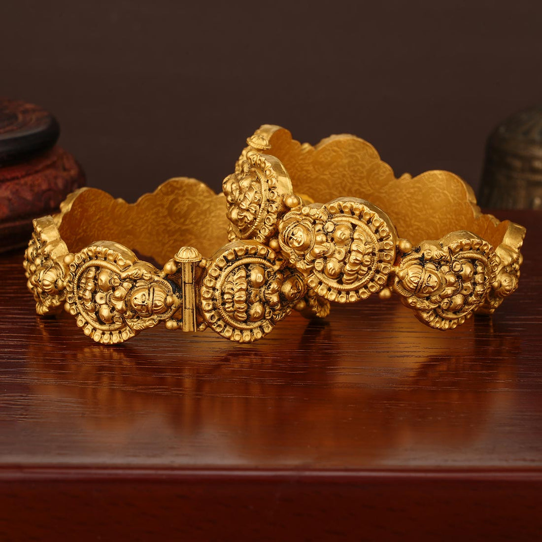 Grand Look Antique Bangles