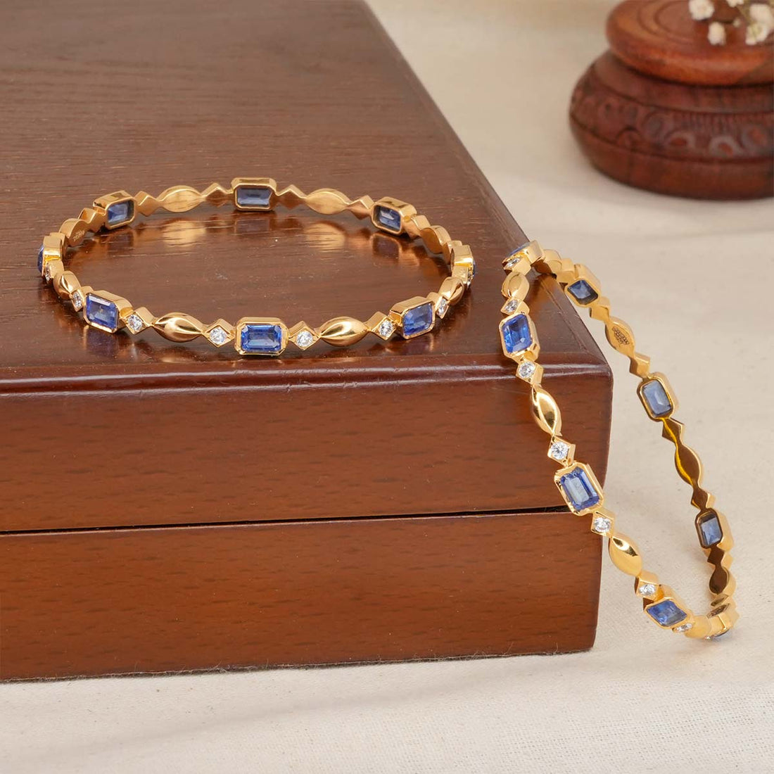 Attractive Gold Bangles