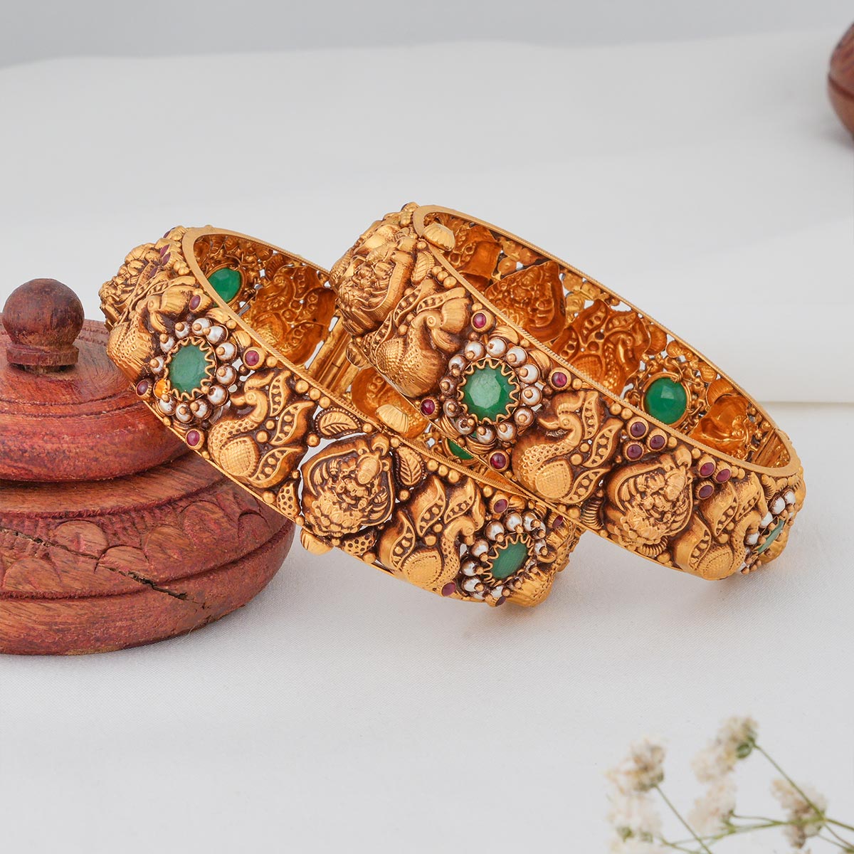Jashwanthi Antique Nagas Bangles