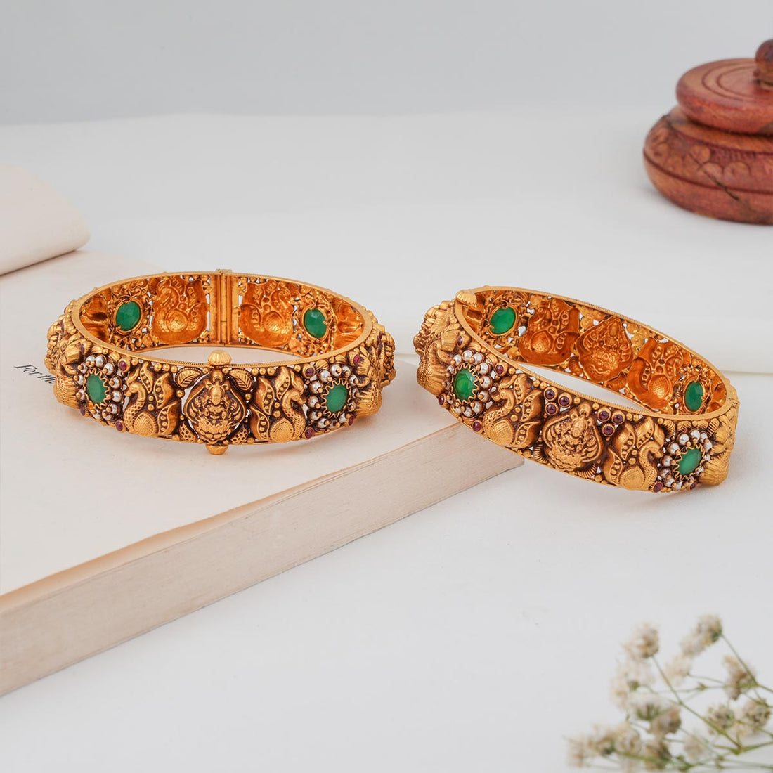 Jashwanthi Antique Nagas Bangles