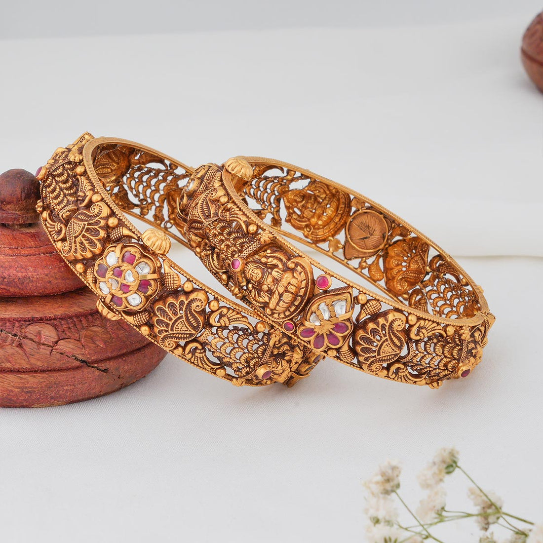 Aabira Nagas Bangles
