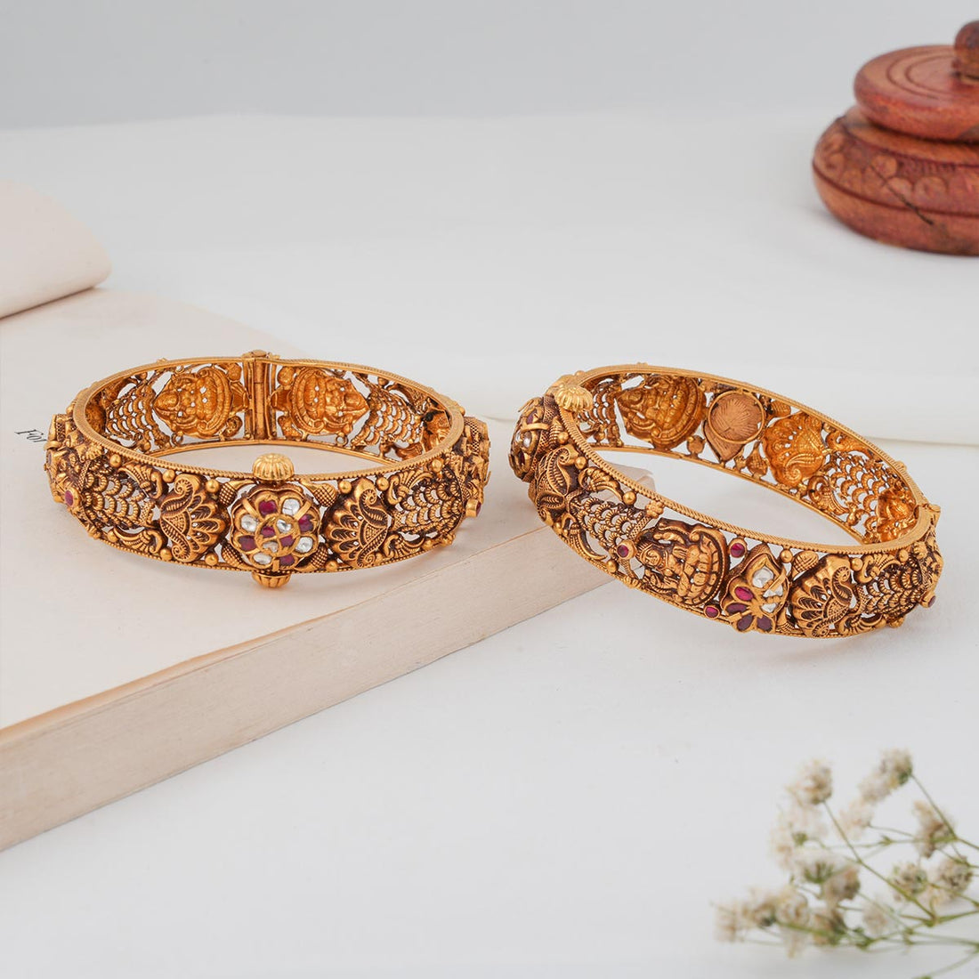 Aabira Nagas Bangles