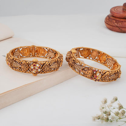 Aabira Nagas Bangles