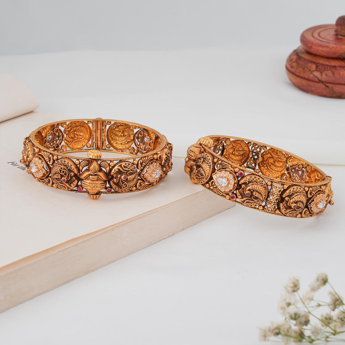 Anushika Antique Bangles