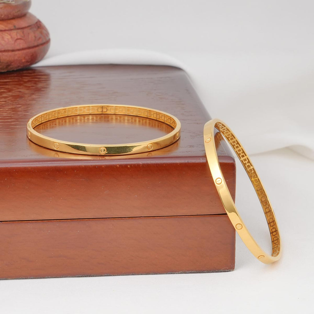 Ishitha Gold Bangles