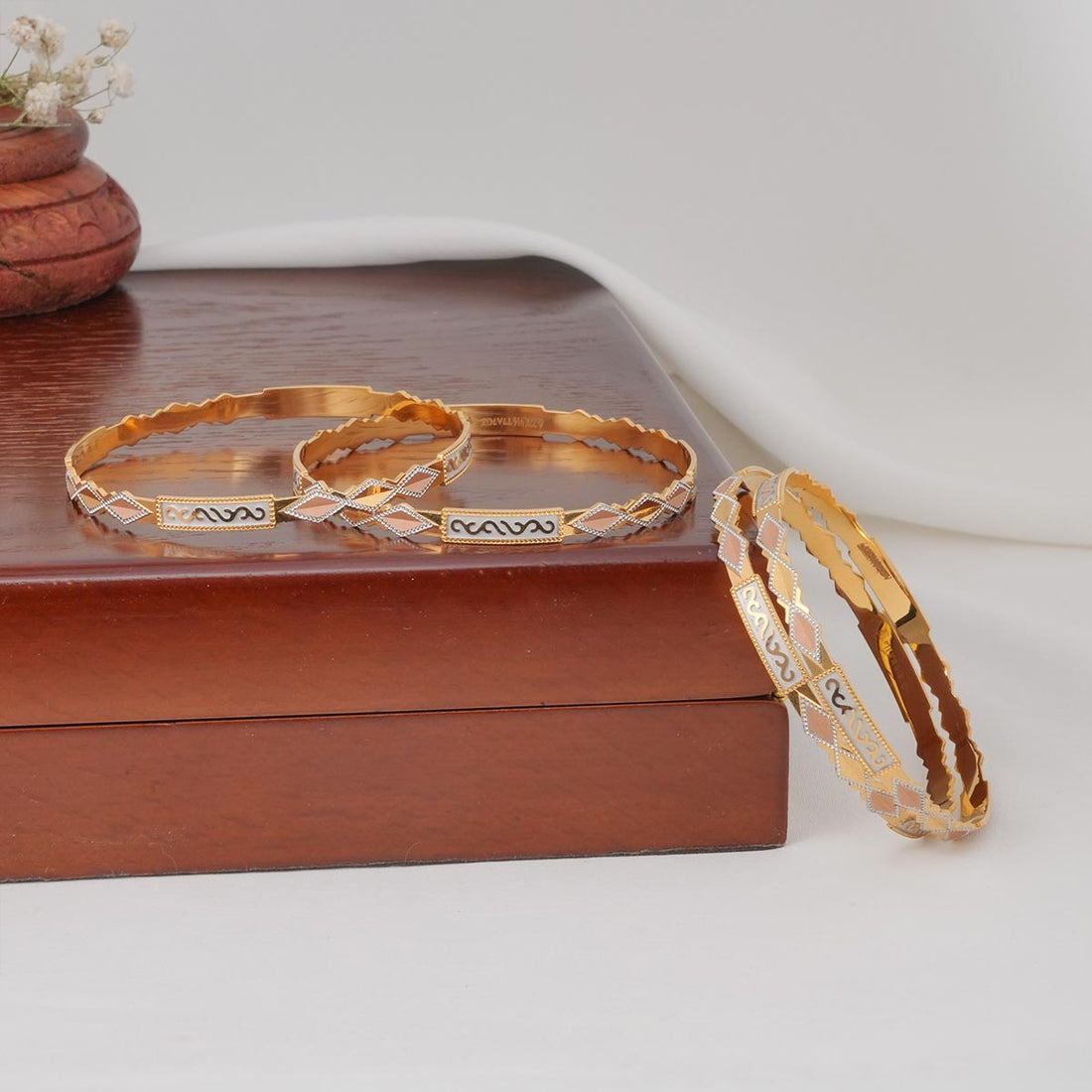 Yalini Gold Bangles