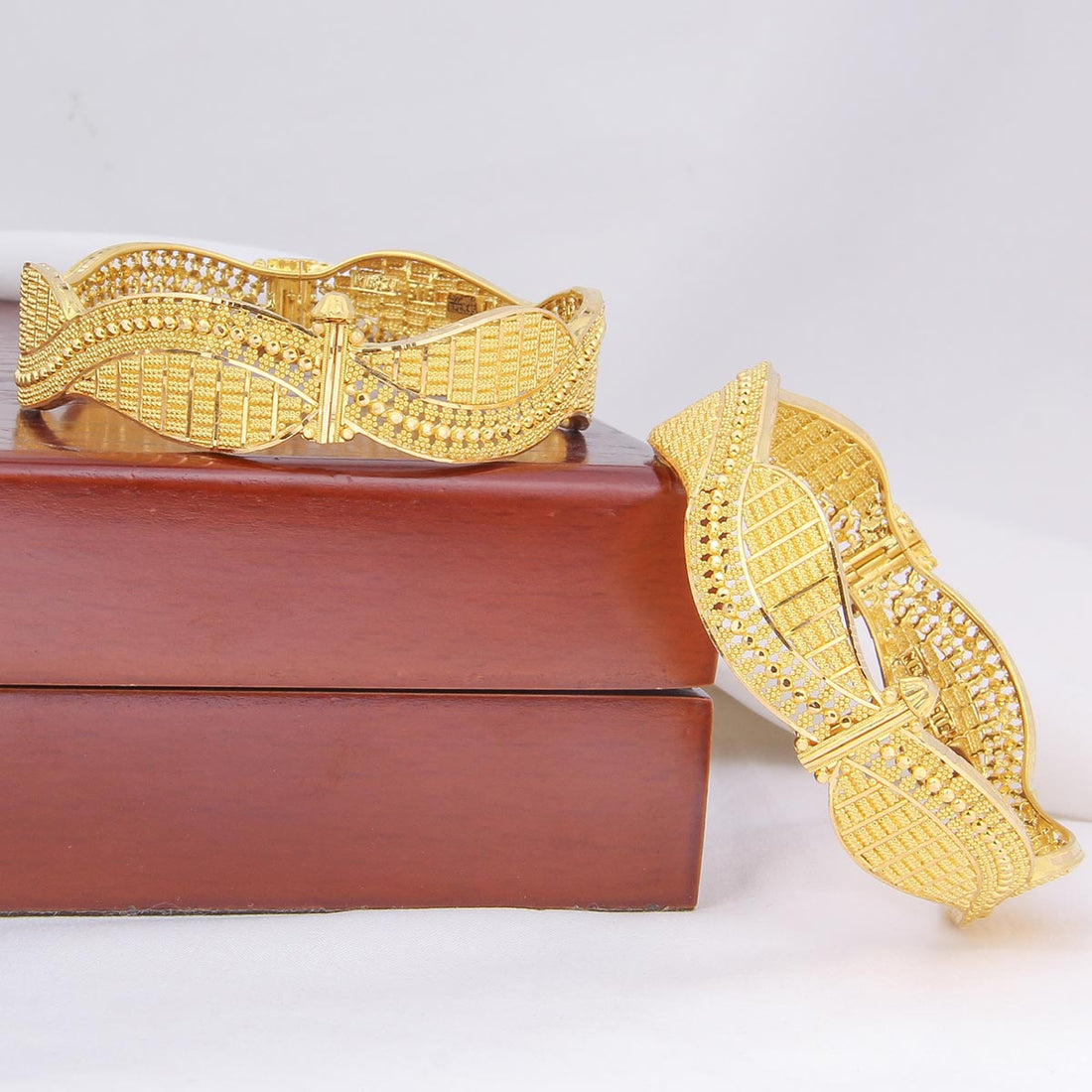 Lithika Gold Bangles