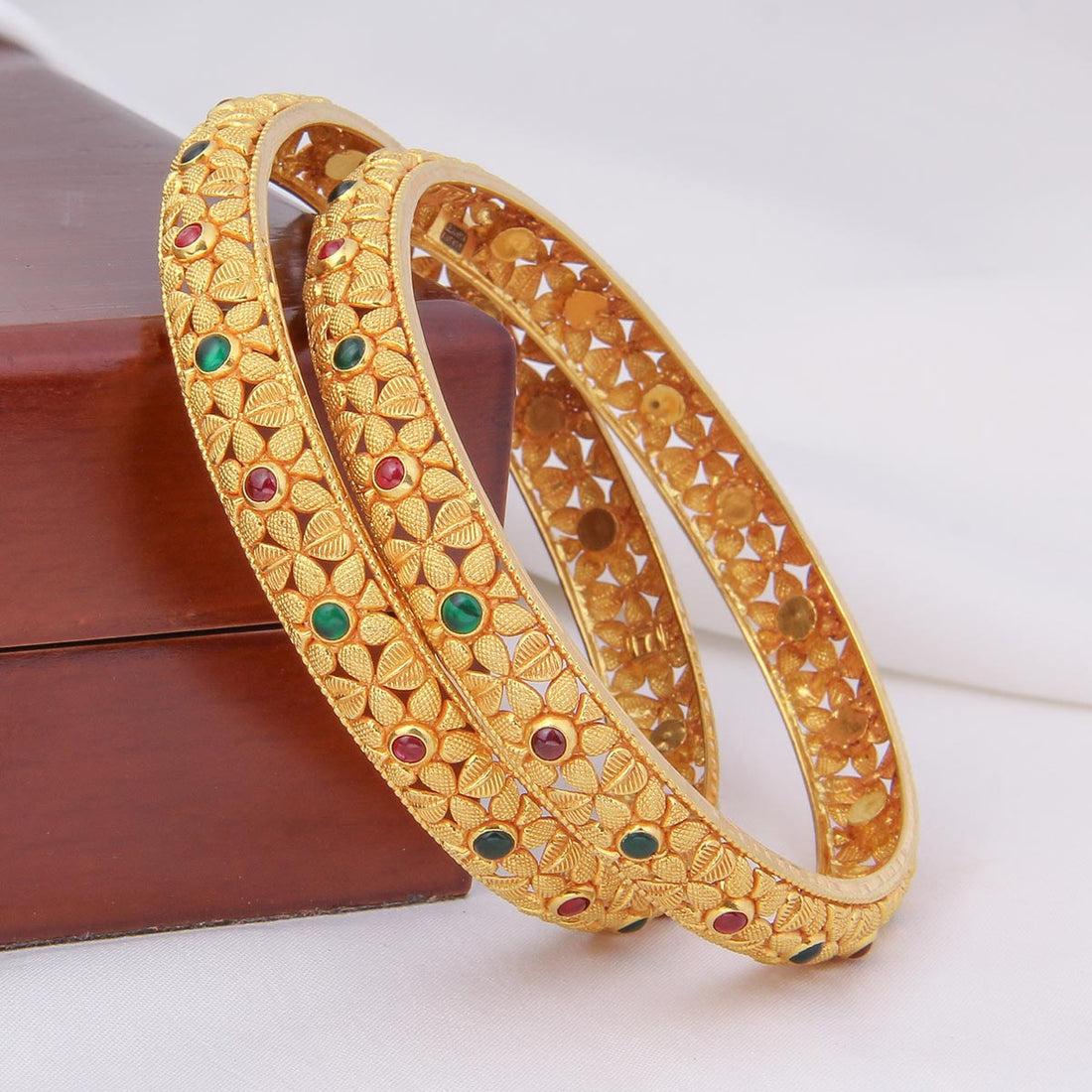 Shritha Gold Bangles