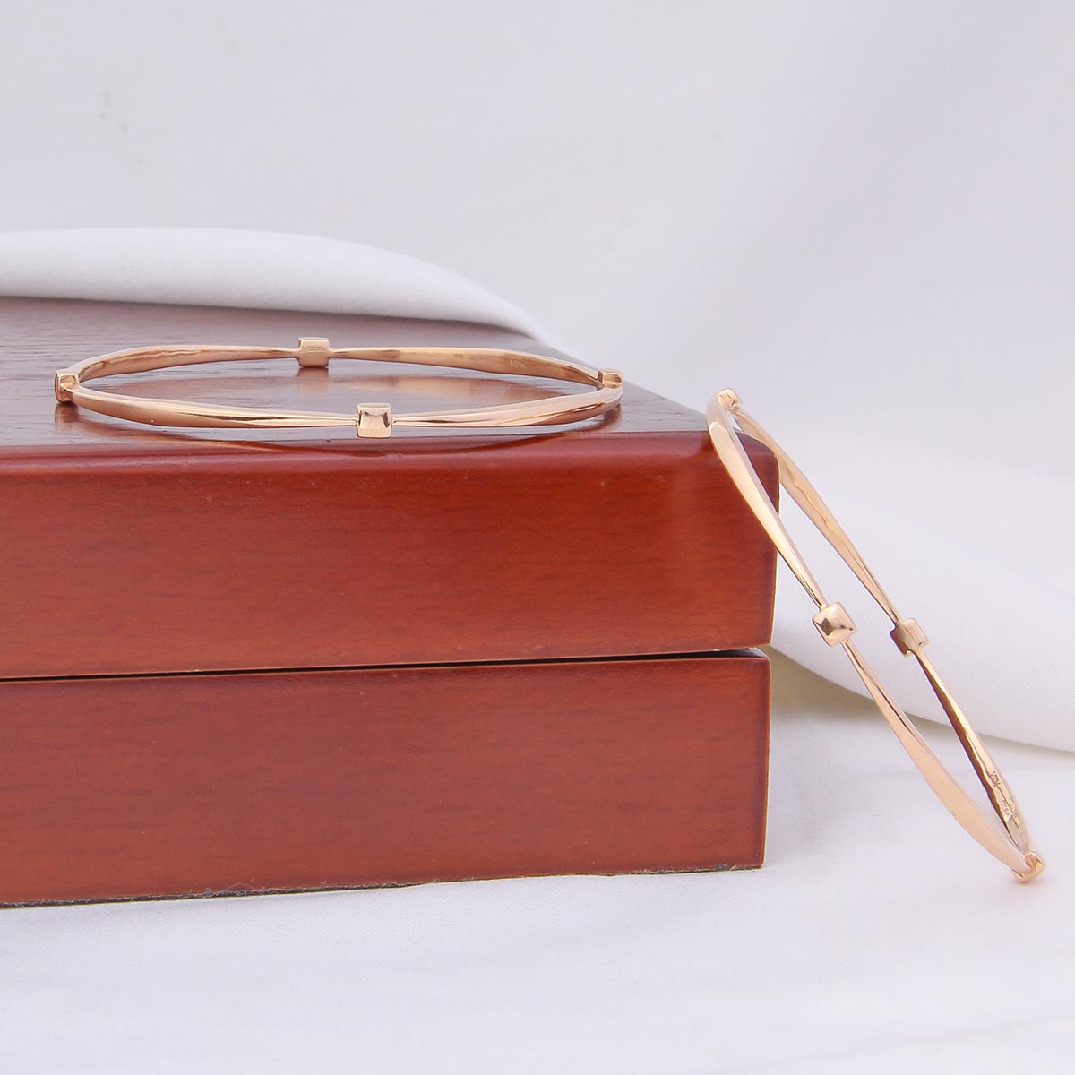 Stylish Look Pair Bangles