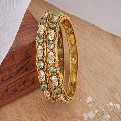 Glowing Kundan Bangles