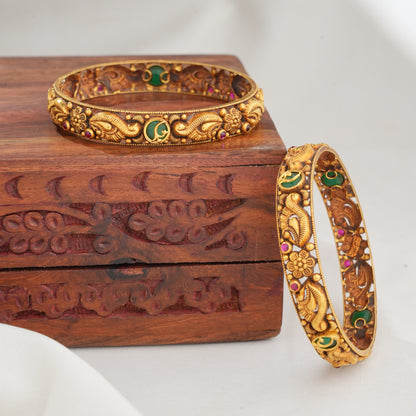 Catchy Nagas Pair Bangles